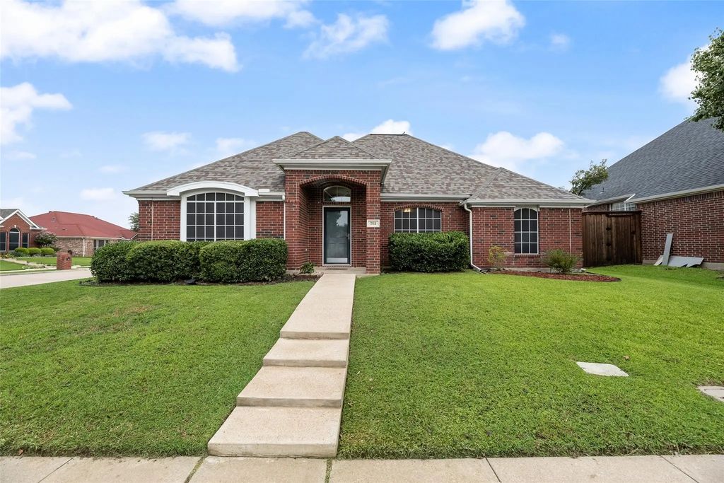 765 Summit Ridge, Lewisville