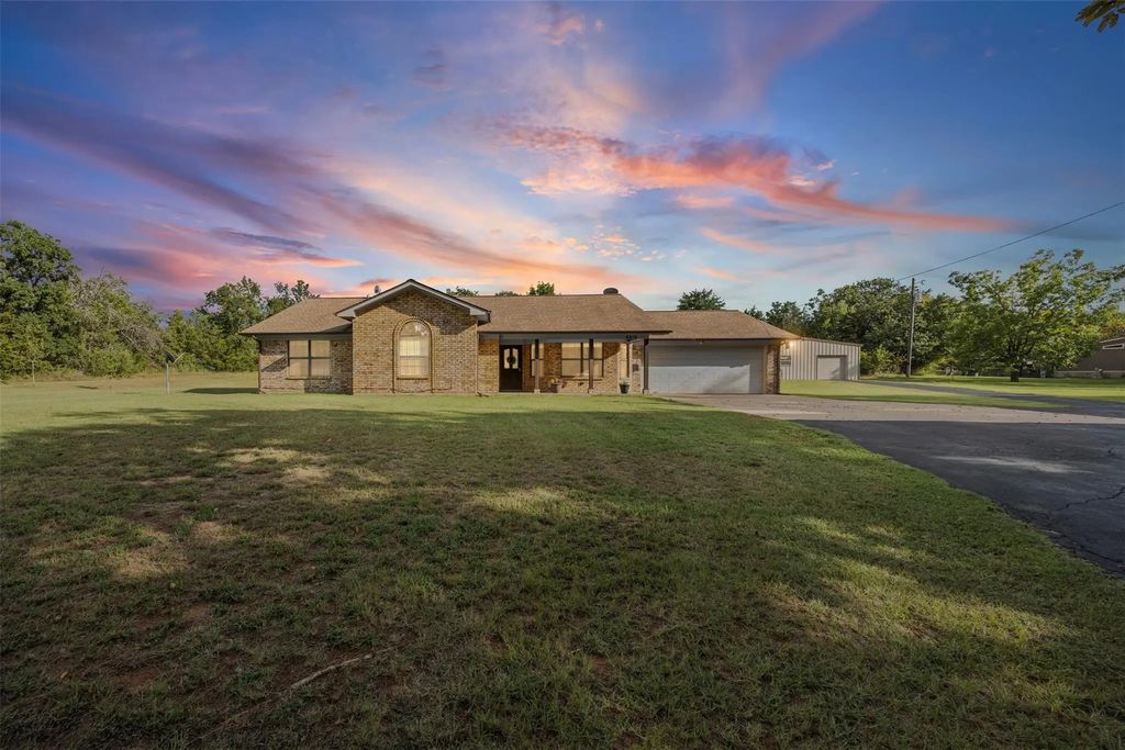 6616 County Road 319, Alvarado