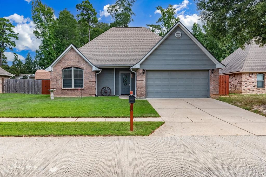 190 Bent Tree Loop, Haughton