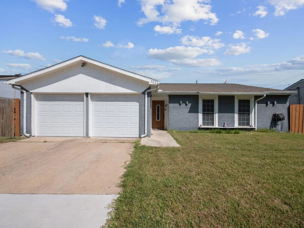 502 Buena Drive, Grand Prairie