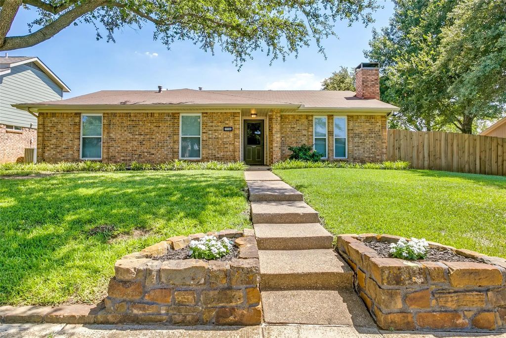 1118 Wood Heights Drive, Lewisville