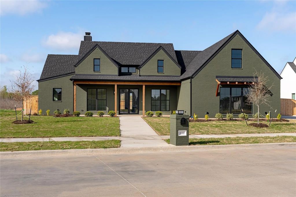 11002 Denali Drive, Woodway
