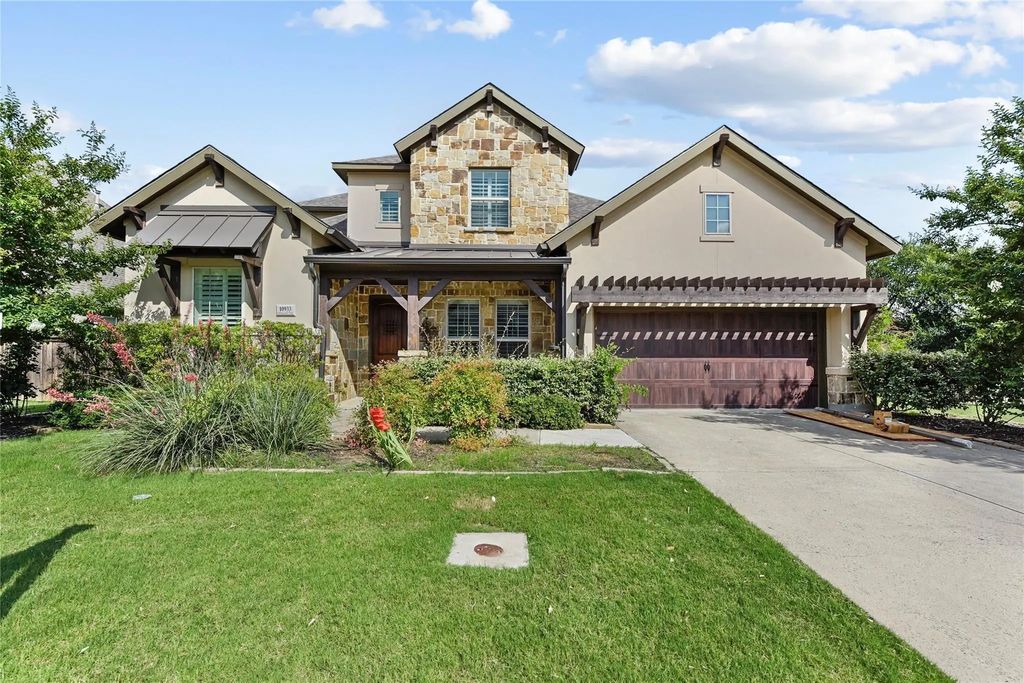 10933 Falling Leaf Trail, Flower Mound