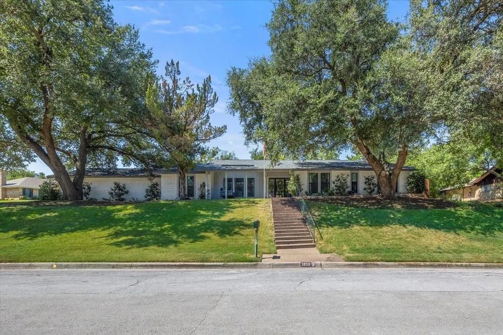 3808 Black Canyon Road, Fort Worth