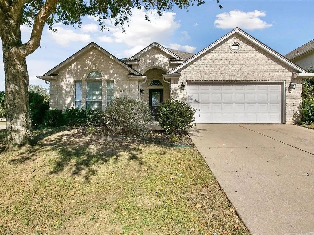 4301 Stonecrest Court, Fort Worth