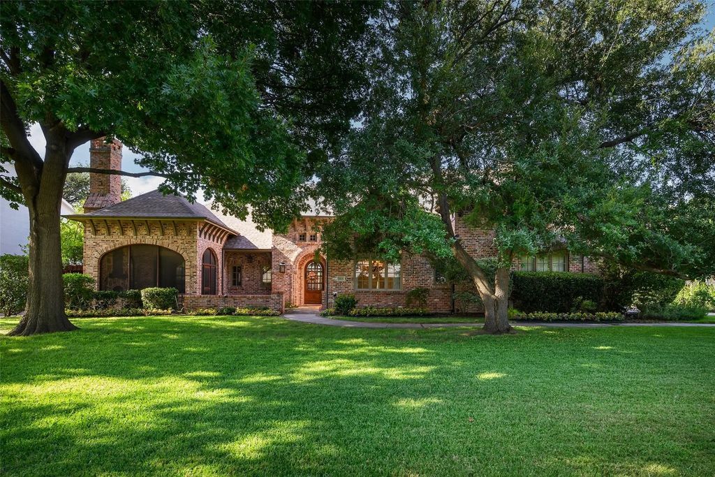 5806 Willow Lane, Dallas