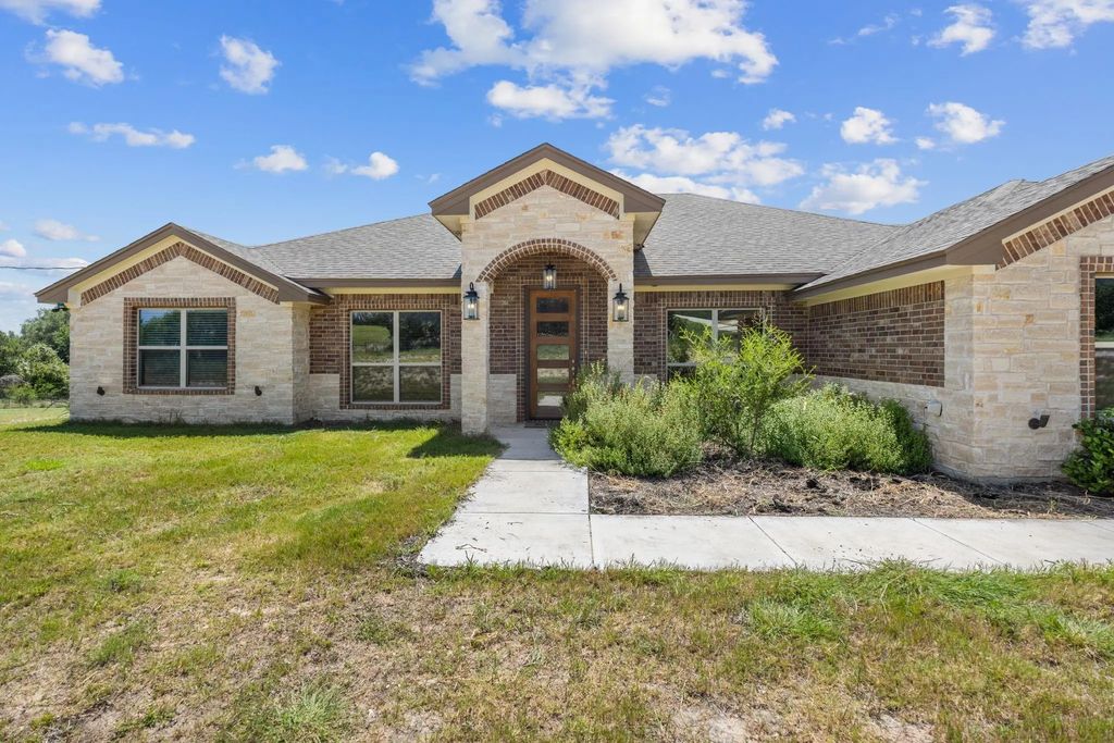 1947 N Highway 183, Lampasas