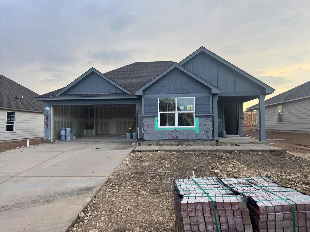 2909 Taddy Road, Lorena