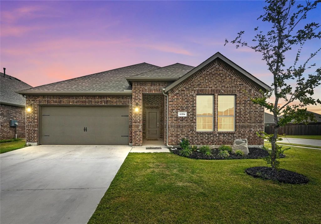 11204 Canyon Oak Street, Aubrey
