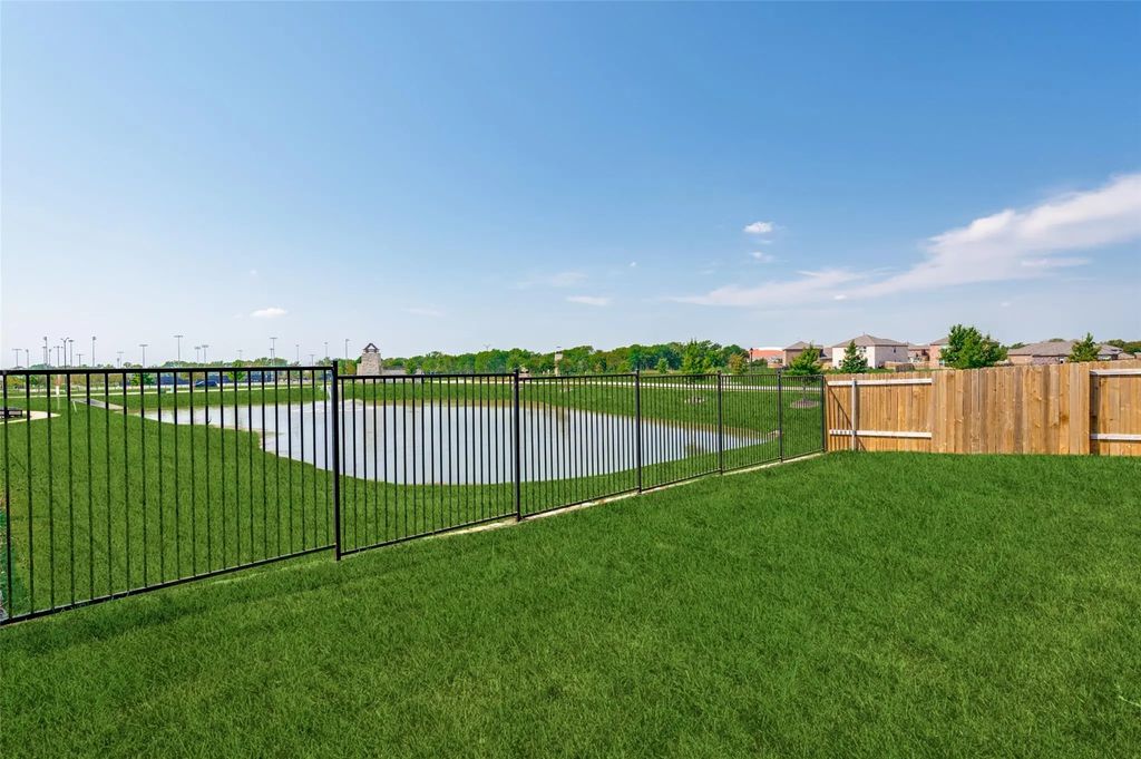 421 Harbor Oaks Drive, Anna