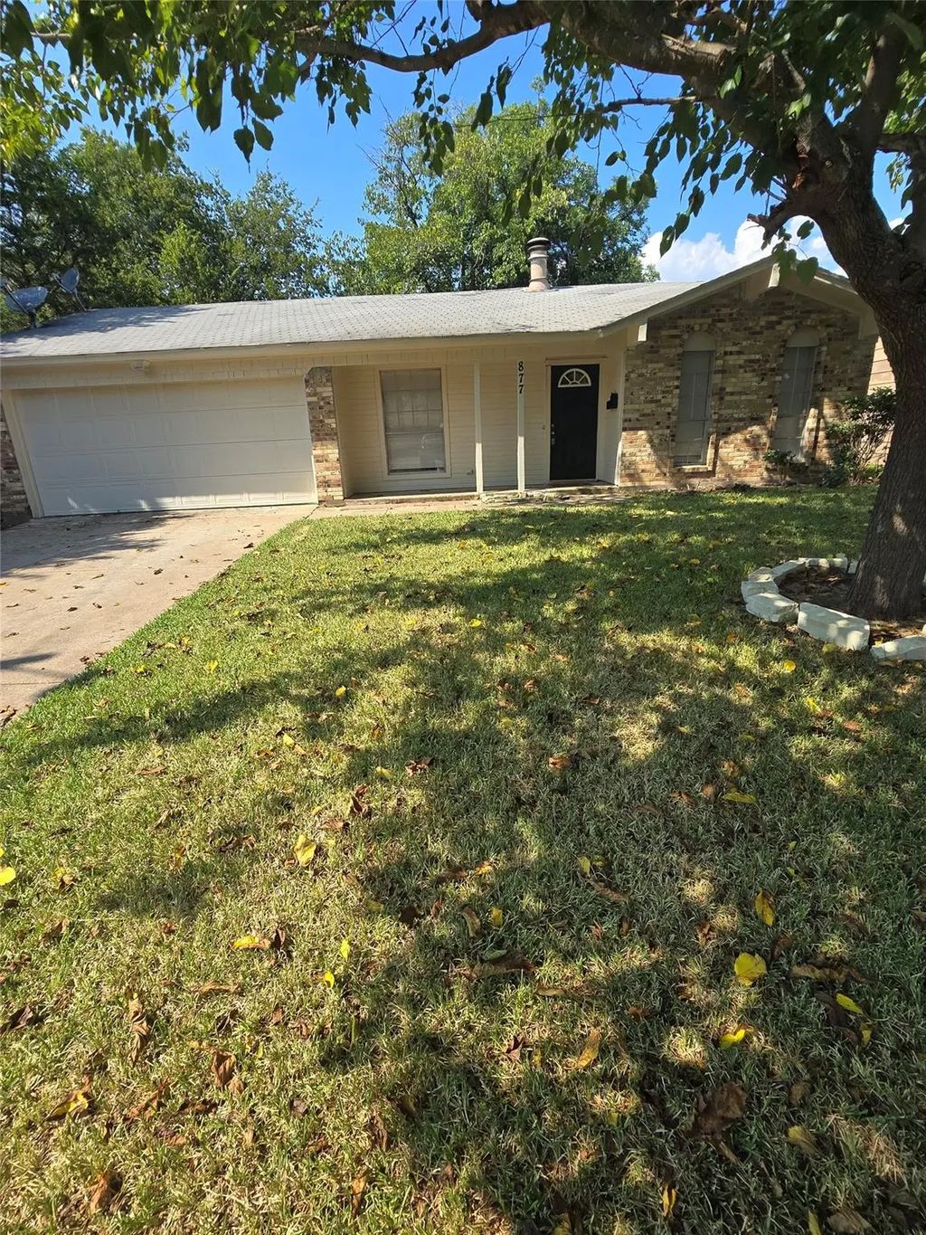 877 Lexington Drive, Lancaster