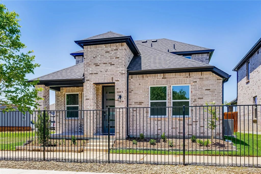 1120 Saltbrush Mews, Celina
