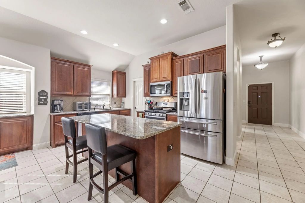 312 Salisbury Drive, Anna