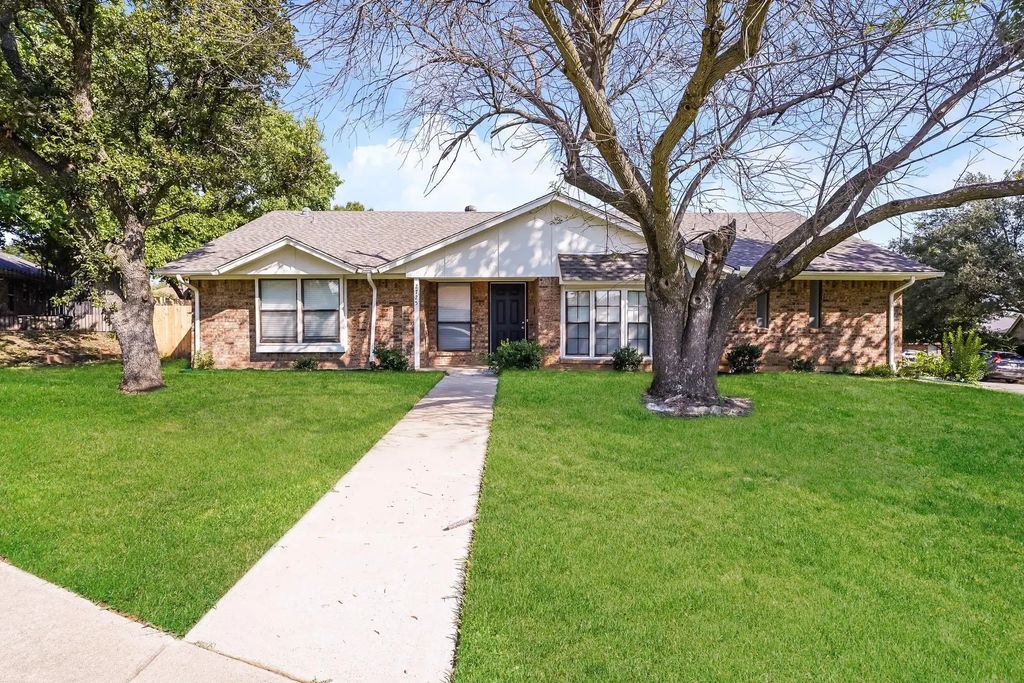 2725 Clearmeadow Court, Bedford