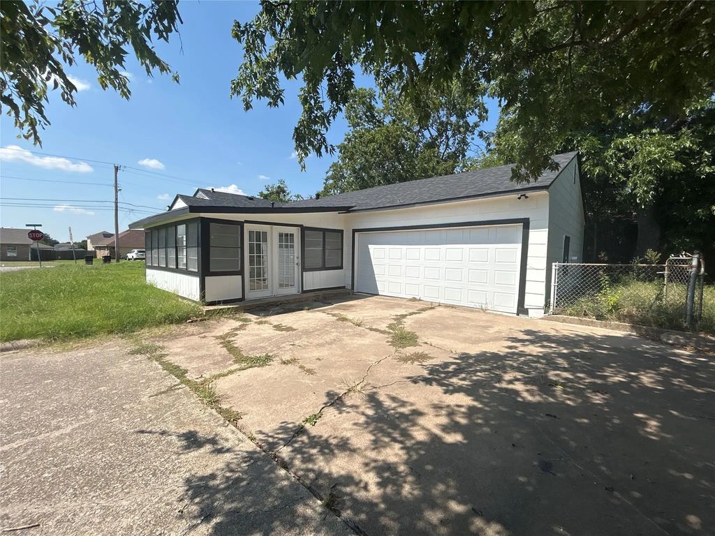4002 Templeton Street, Greenville