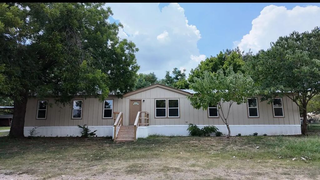 412 Maple Street, Paradise