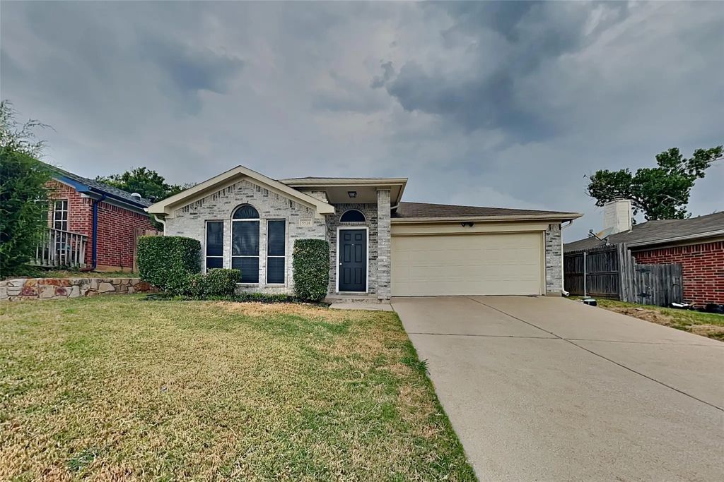 5521 Alta Verde Circle, Arlington