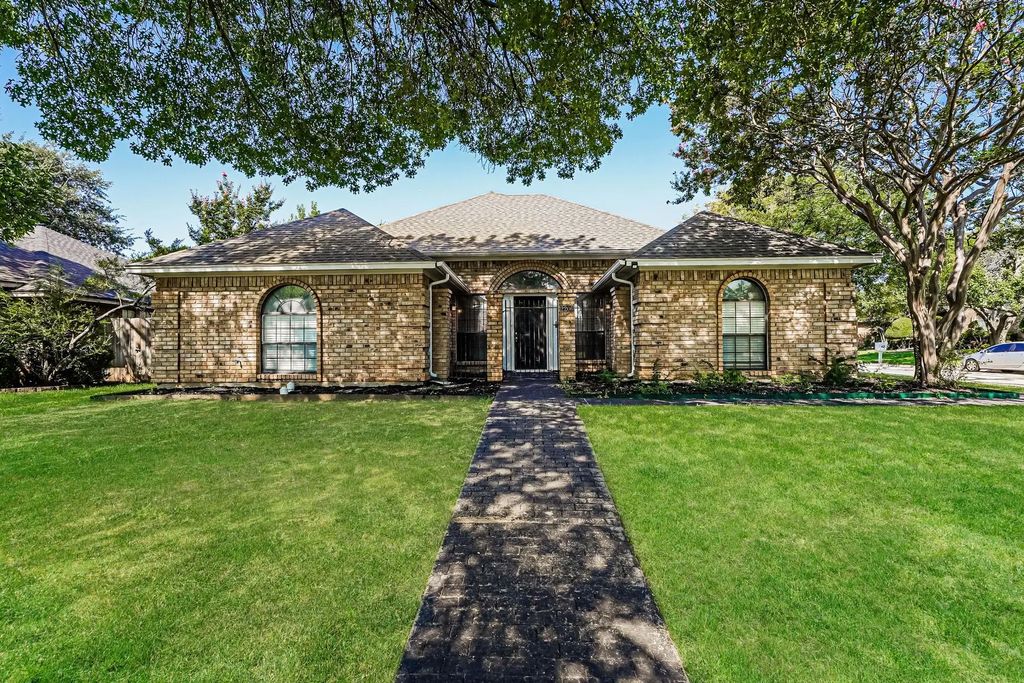 2206 Reading Road, Arlington