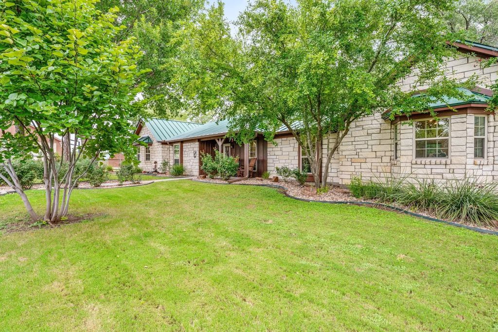 2707 County Road 247, Hico