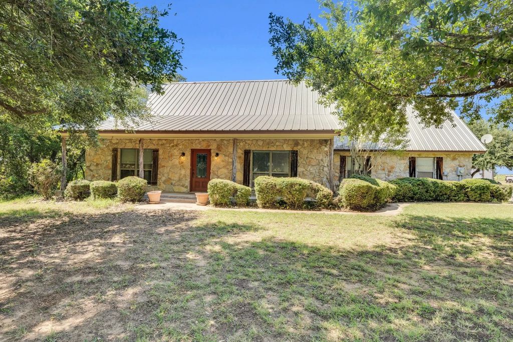 236 Blain Road, Maypearl