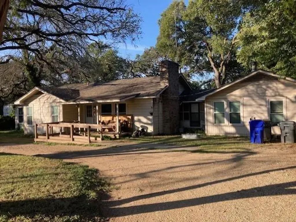 3900 N 27th Street, Waco