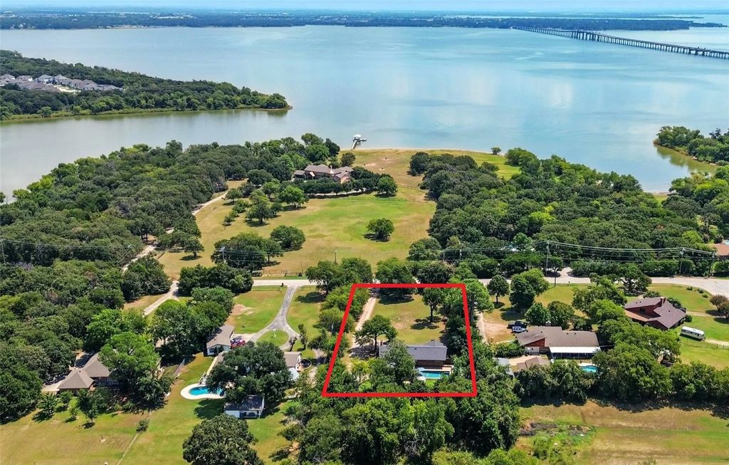324 S Shady Shores Road, Shady Shores