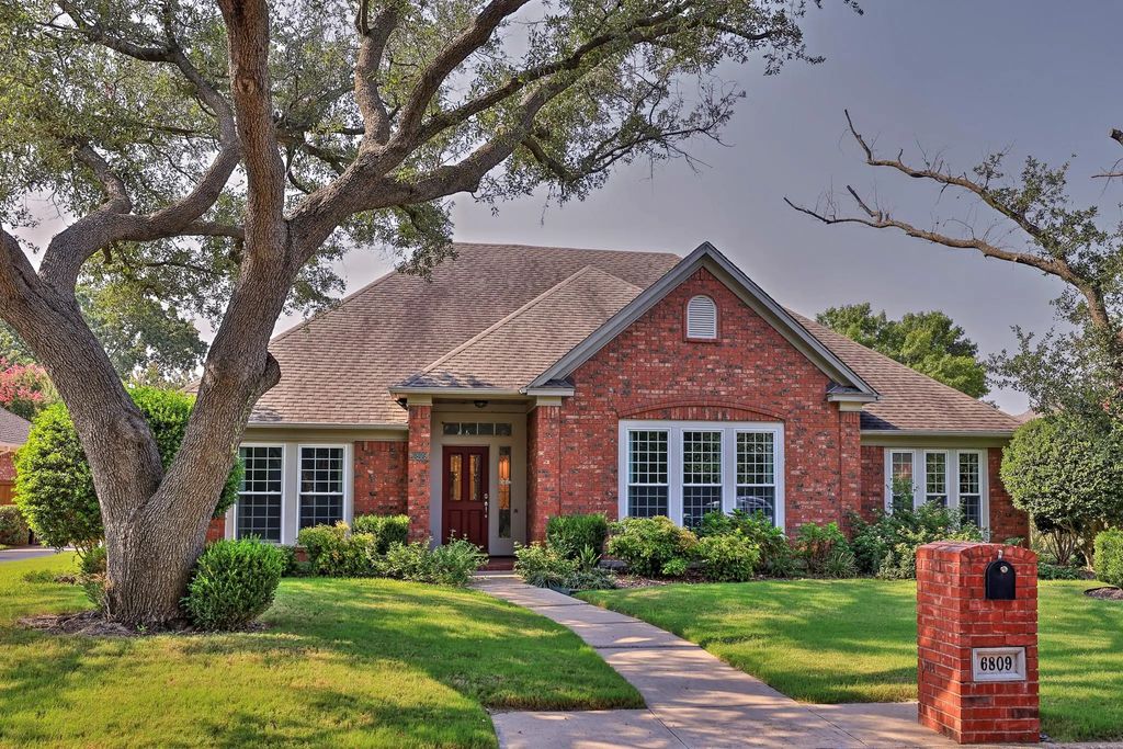 6809 Savannah Lane, Fort Worth