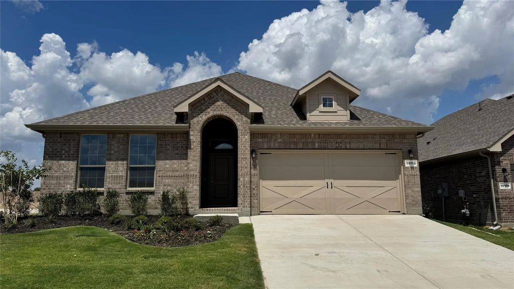 15112 Green Bluff Drive, Fort Worth