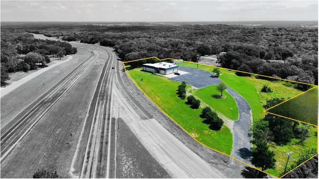 1020 N Us Highway 69, Denison