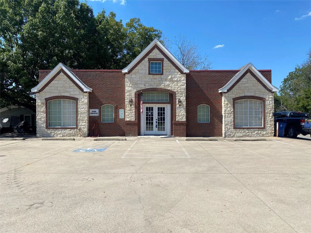 800 W 2nd Avenue, Corsicana