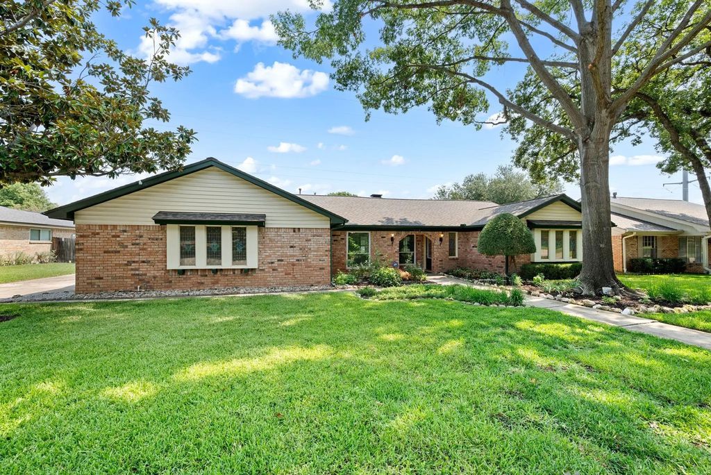 624 Springhill Court, Hurst