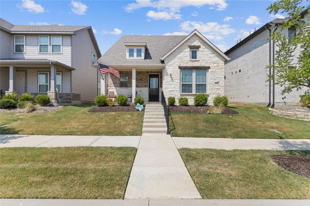 916 Pearl Place, Northlake