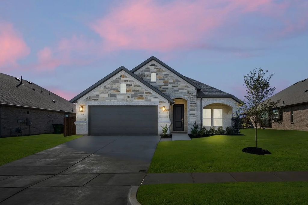 1016 Windsong Drive, Crowley