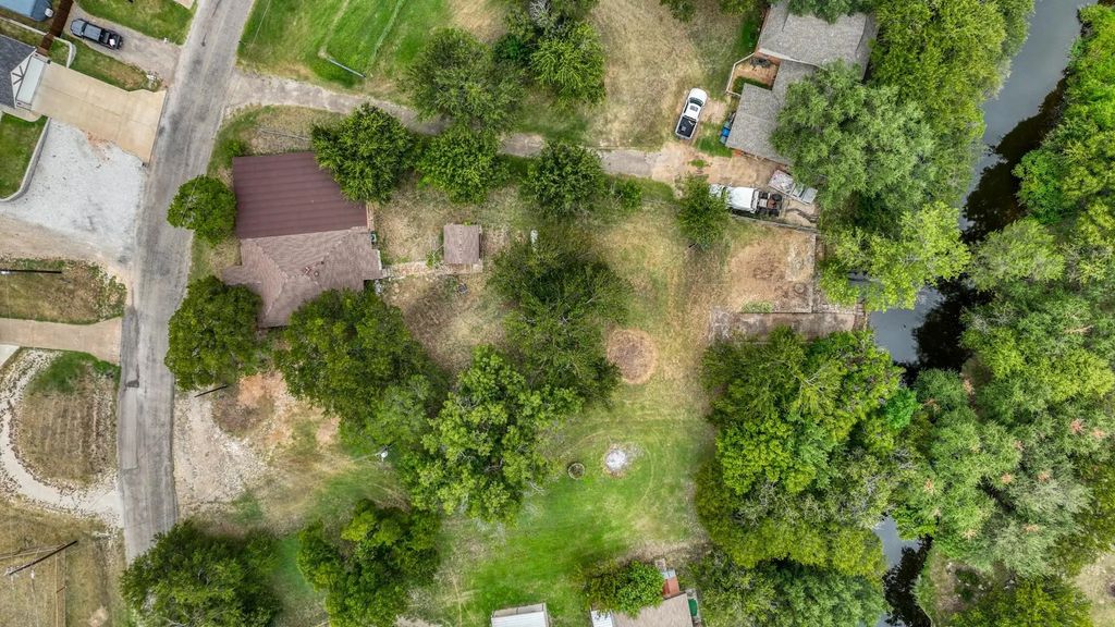 2808 Sky Harbour Drive, Granbury
