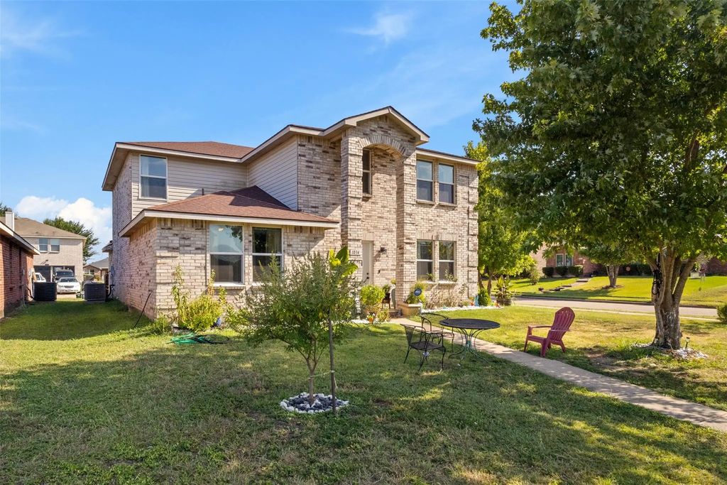 1034 Hollow Oak Road, Lancaster