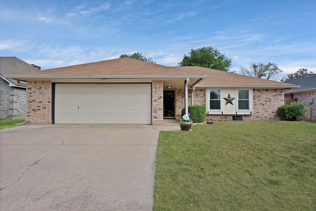 6221 Courtside Drive, Watauga