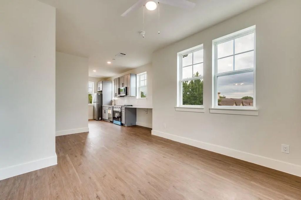 5317 Reiger Avenue 301, Dallas