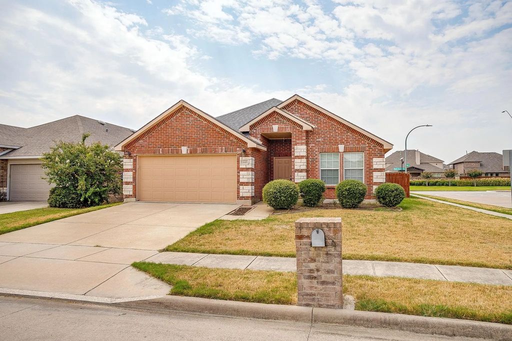 12645 Foxpaw Trail, Fort Worth