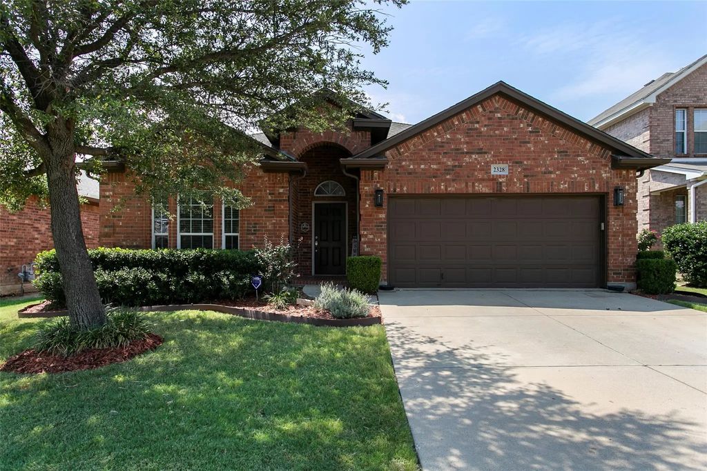 2328 Moccassin Lane, Fort Worth