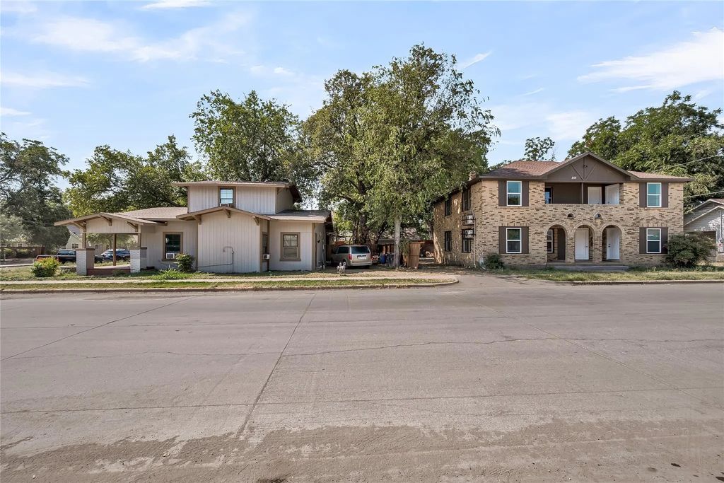 2225 N Houston Street, Fort Worth