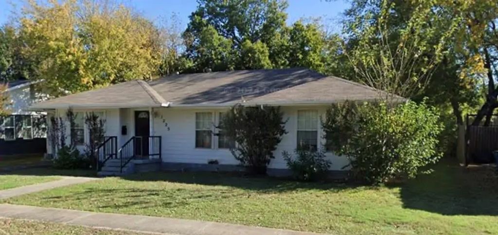 1225 Bellaire Drive, Grapevine