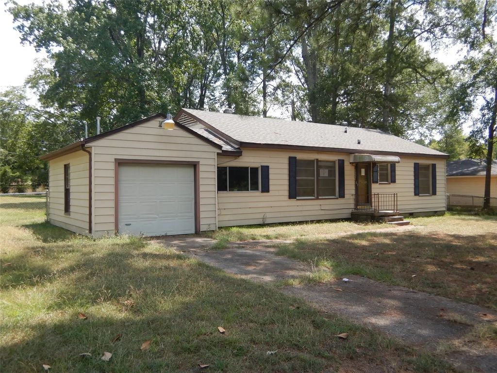 8921 Sweetbriar Lane, Shreveport