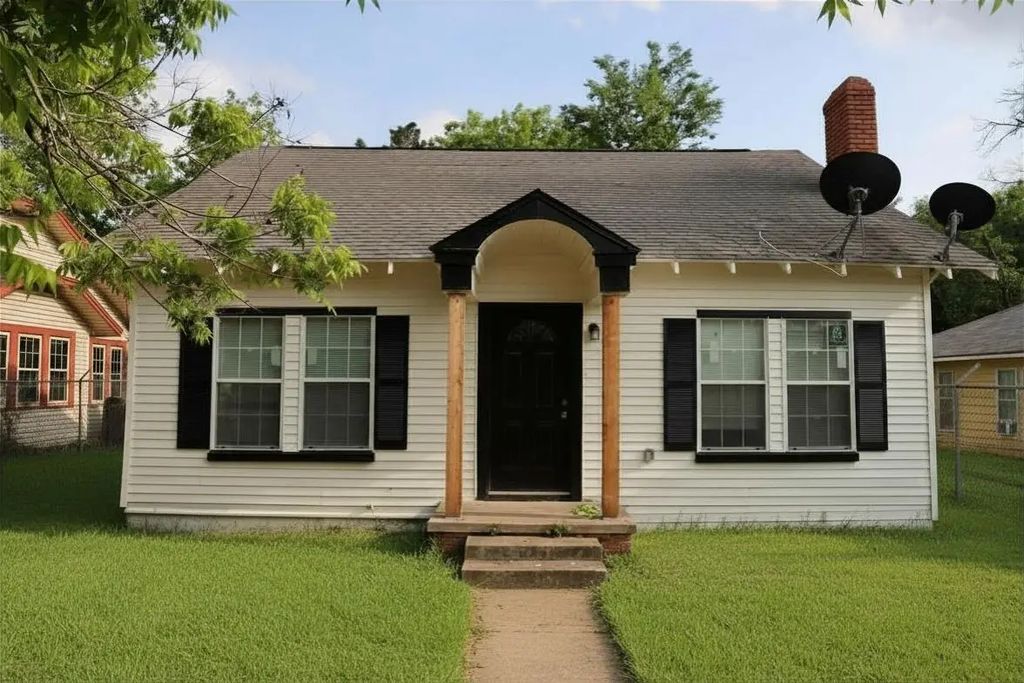818 E Palestine Street, Mexia