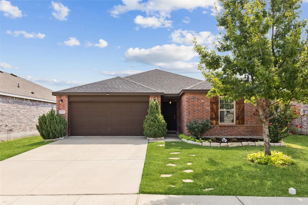 1221 Rivers Creek Lane, Little Elm