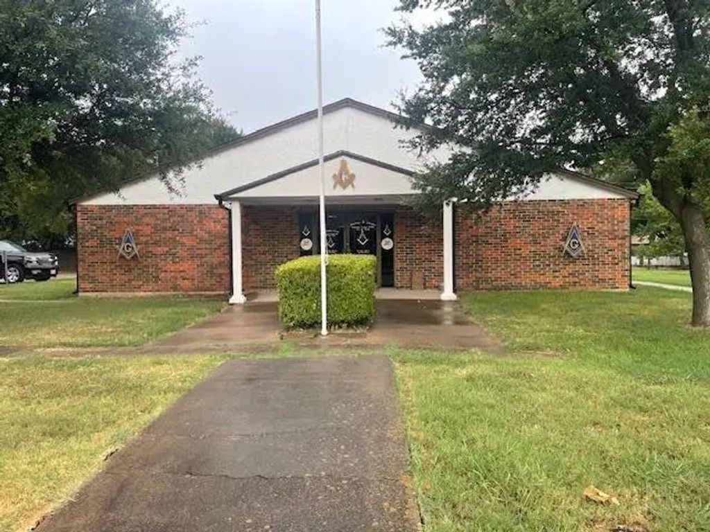 933 2nd Street, Grand Prairie