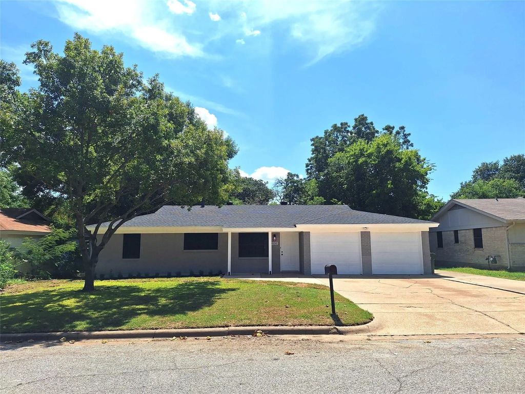 8100 Cross Drive, North Richland Hills