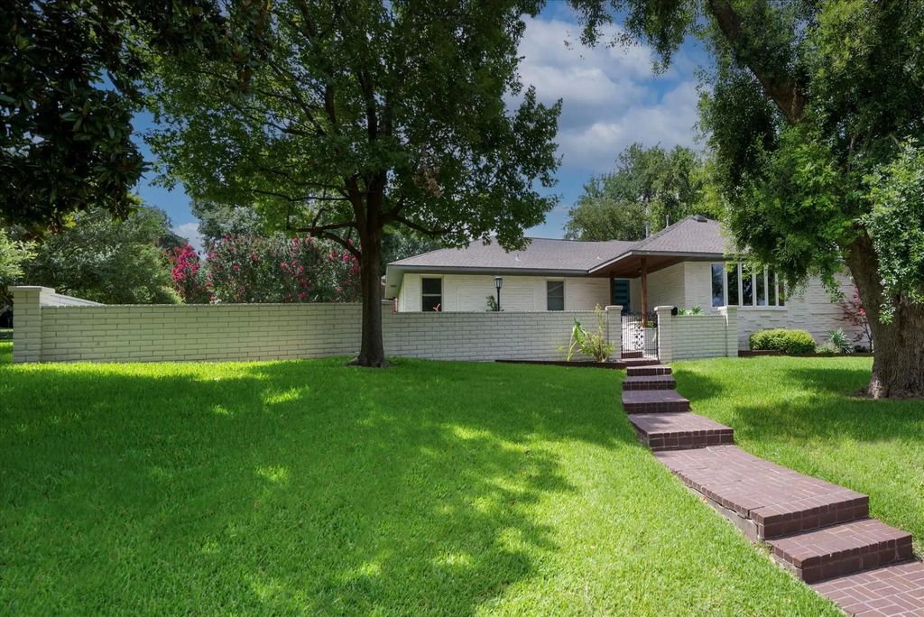 133 Lakeridge Drive, Dallas