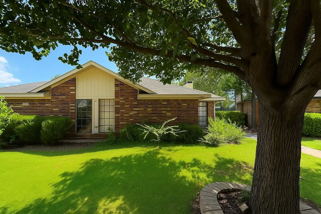 2700 Clemson Circle B, Rowlett