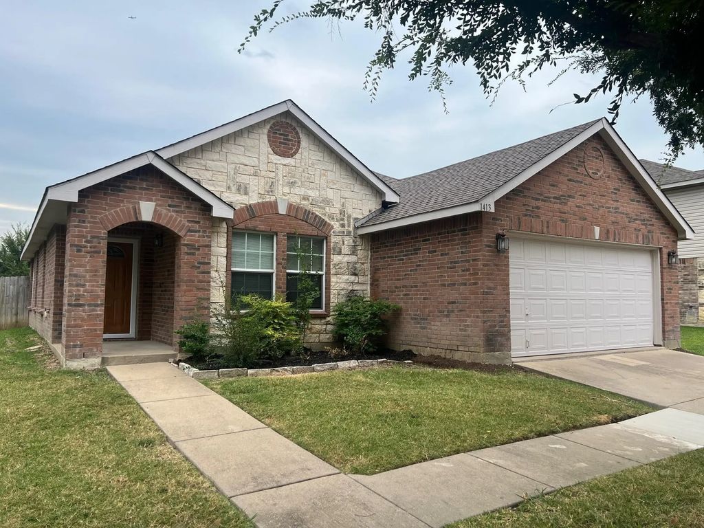 1413 Lauren Drive, Burleson