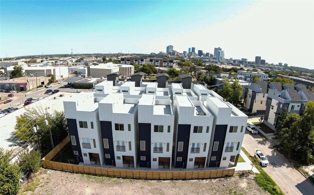 2808 Weisenberger Street 232, Fort Worth